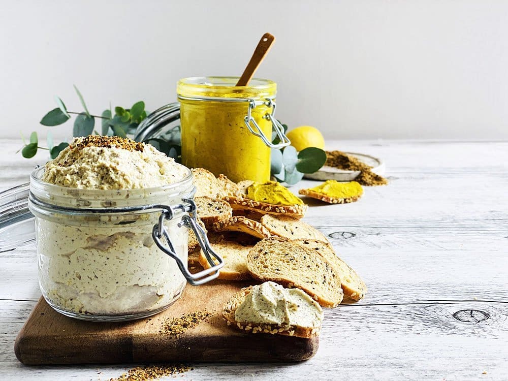 Native Sandalwood Nut & Cashew Cheese with Kakadu Plum & Mountain Pepperberry + Roasted Wattleseed & Saltbush